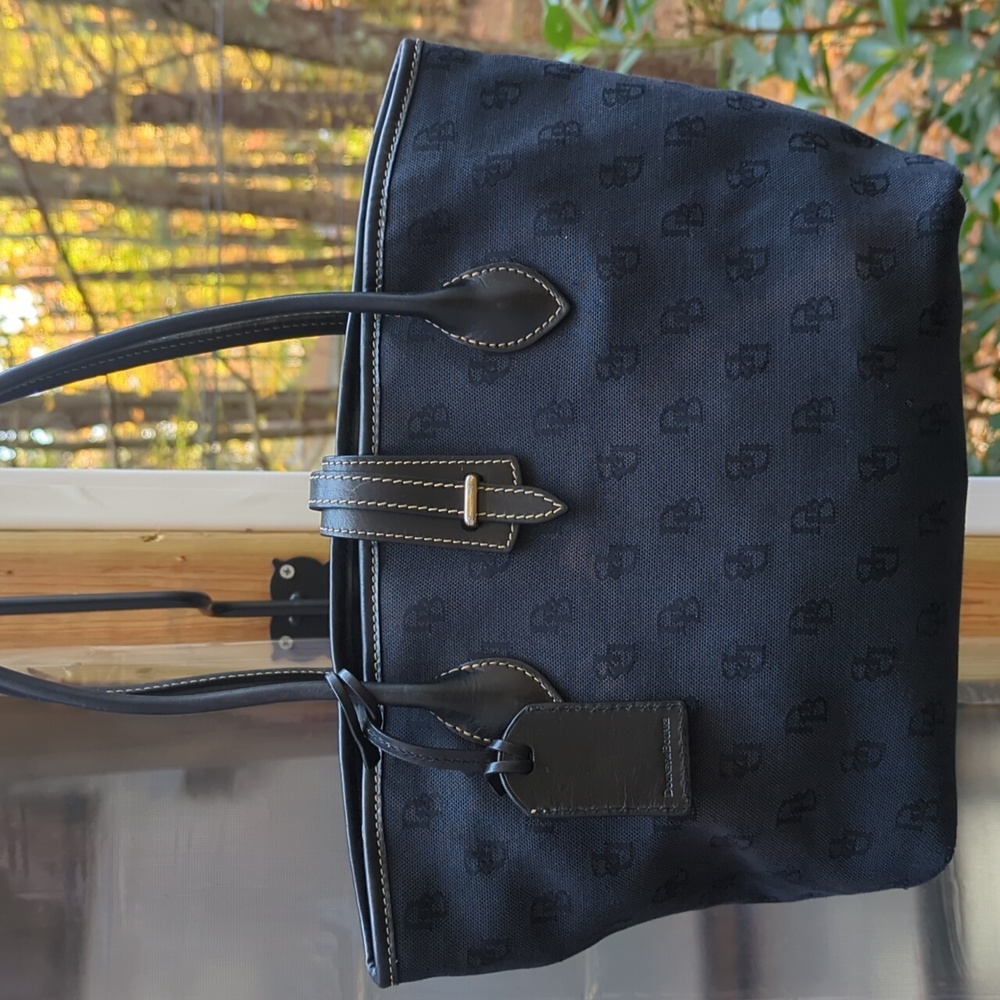 Dooney and Bourke purse